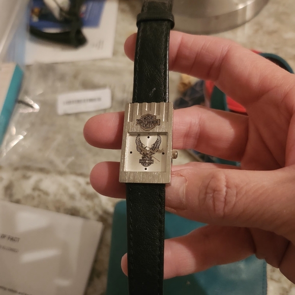 Authentic Harley Davidson woman watch. - Picture 2 of 4